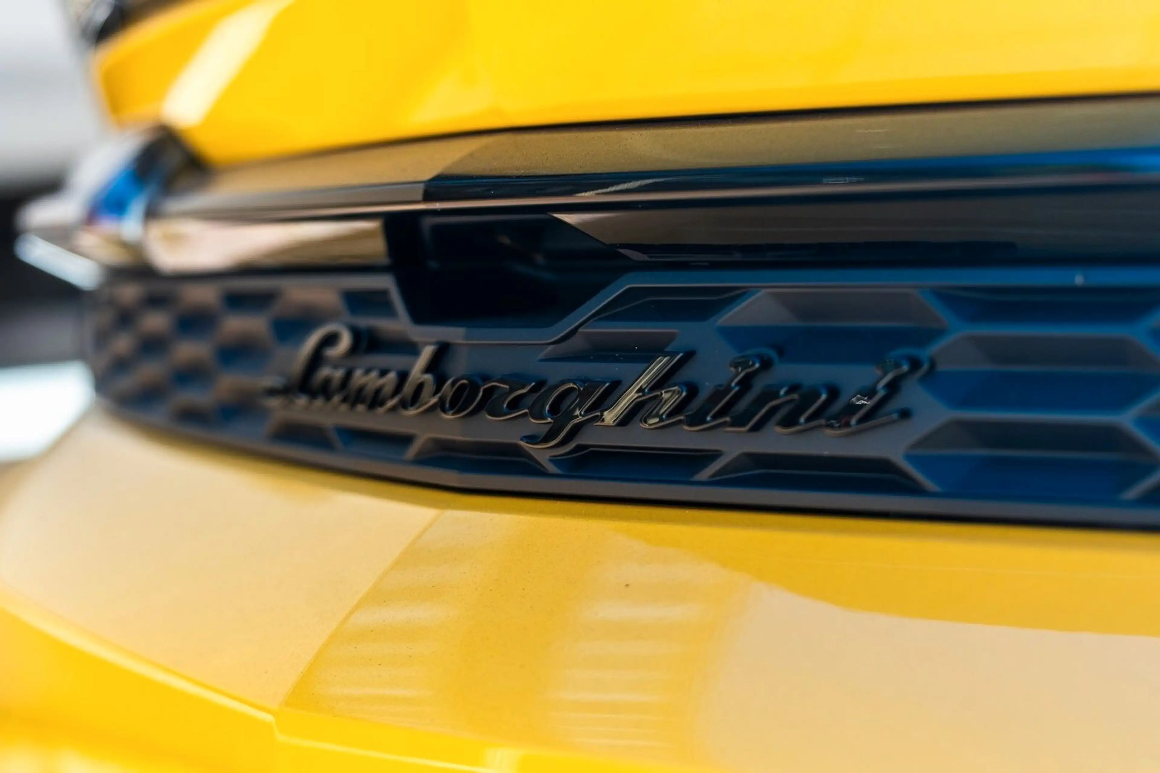 Lamborghini Urus SE — photo 12