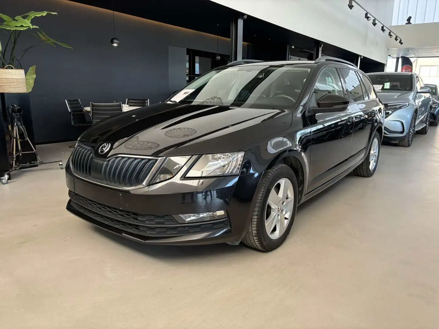 Skoda Octavia Combi 1.5 CNG Zwart - 1