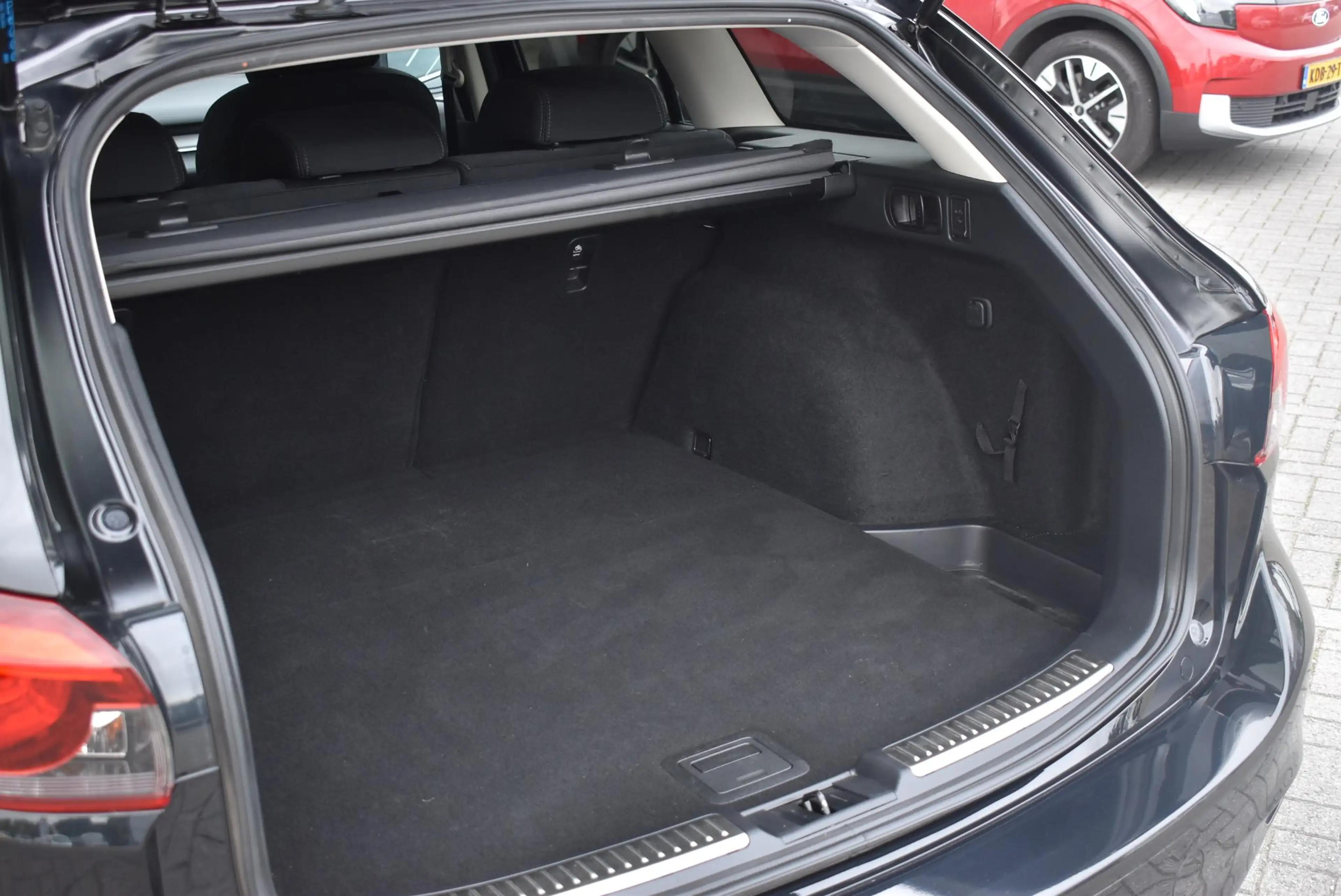 Mazda 6 Sportbreak 2.0 SkyActiv-G 165 | Climate Control | — photo 9