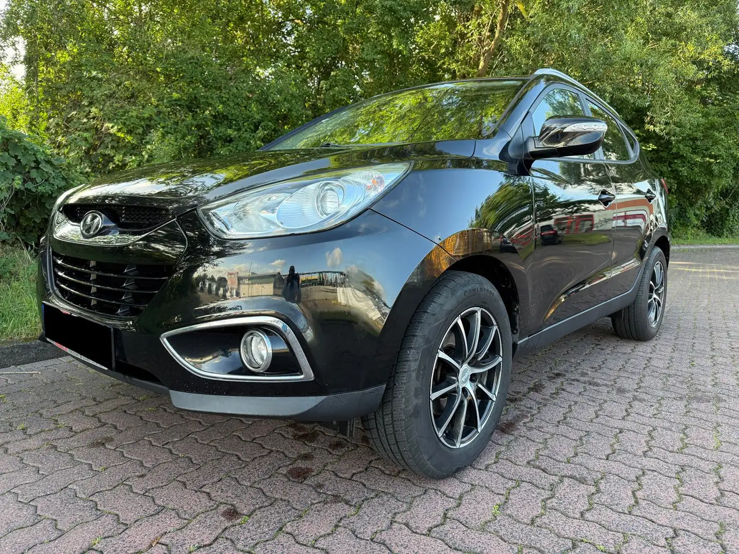 Hyundai iX35 5 Star Edition 2WD Klimaaut. TÜV neu Schwarz - 2