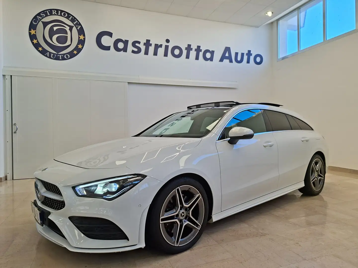 Mercedes-Benz CLA 200 Shooting Brake d Premium AMG auto soli km 44.094 Bianco - 1
