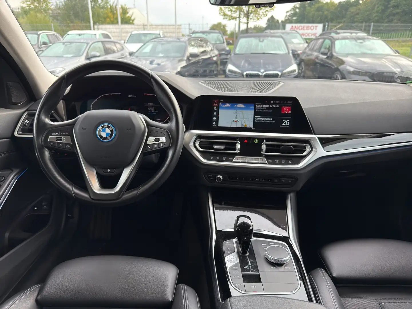 BMW 330 e xDrive Touring Sport Line AHK Hifi Lenkradh Blau - 2