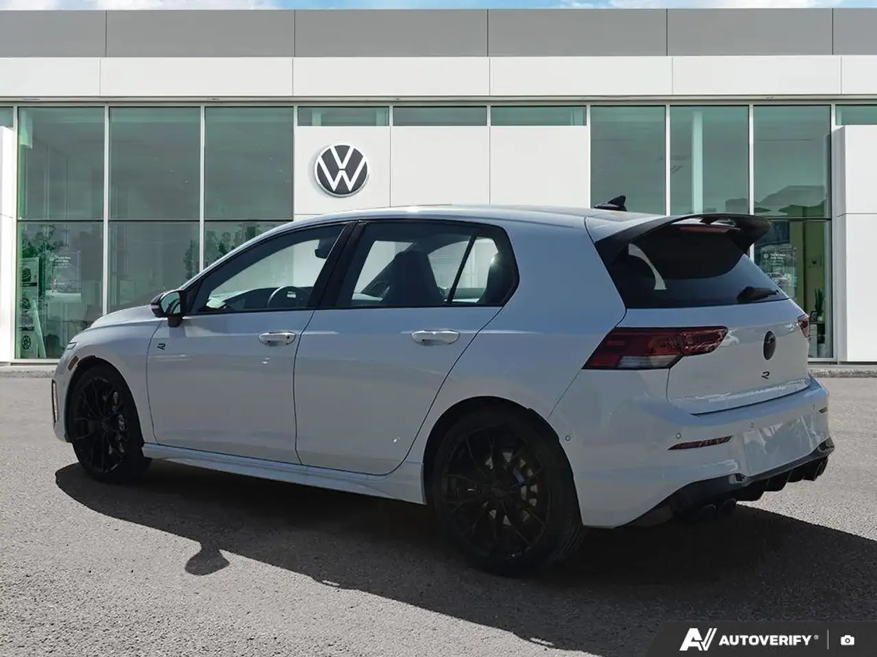 Volkswagen Golf R снимка Volkswagen Golf R