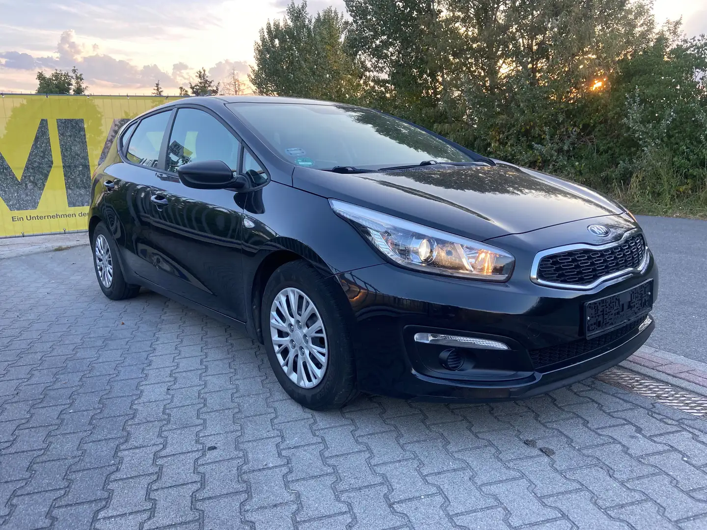 Kia Ceed / cee'd Edition 7 Schwarz - 2
