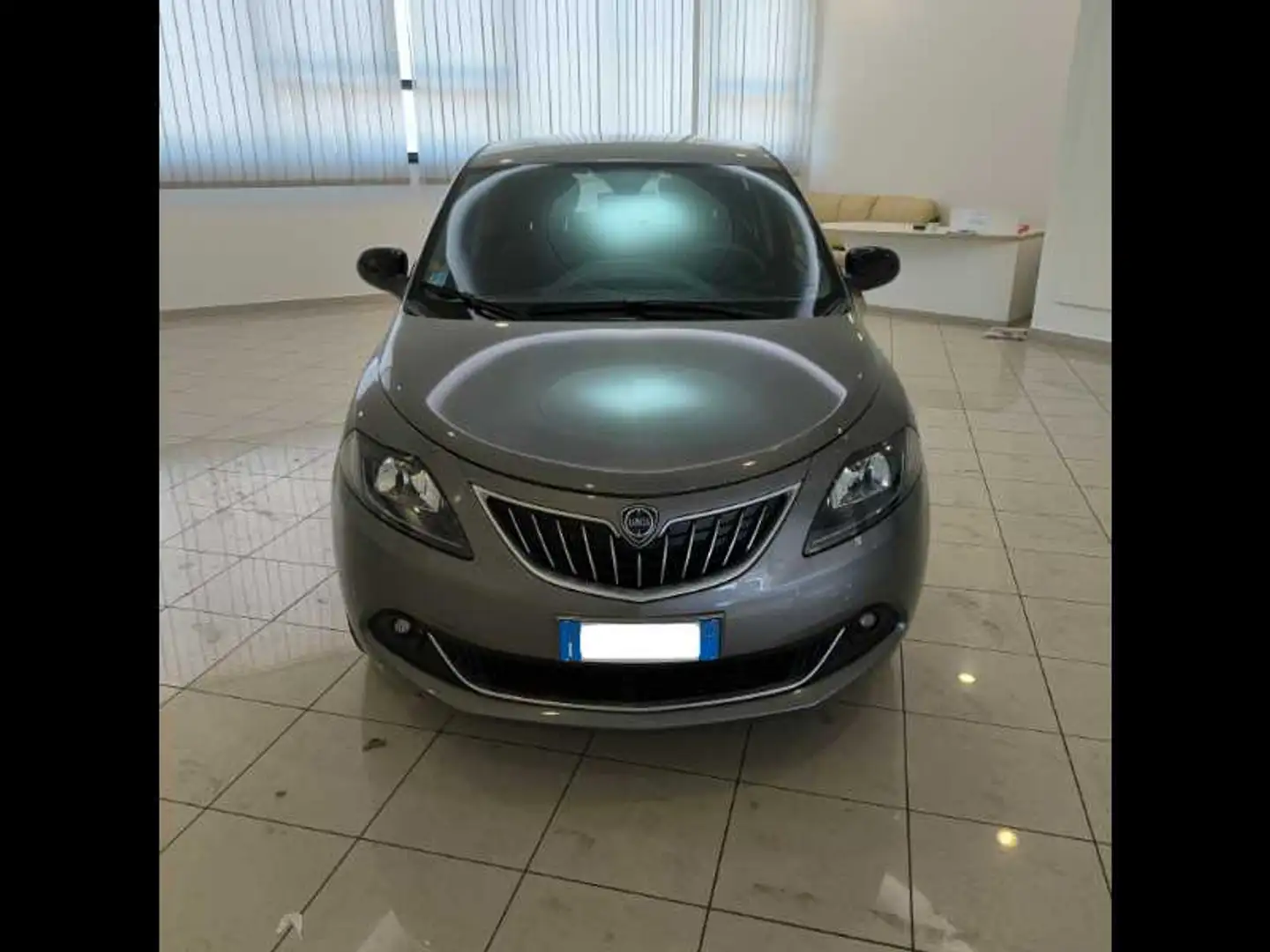 Lancia Ypsilon 1.0 firefly hybrid Platino s&s 70cv Grigio - 2