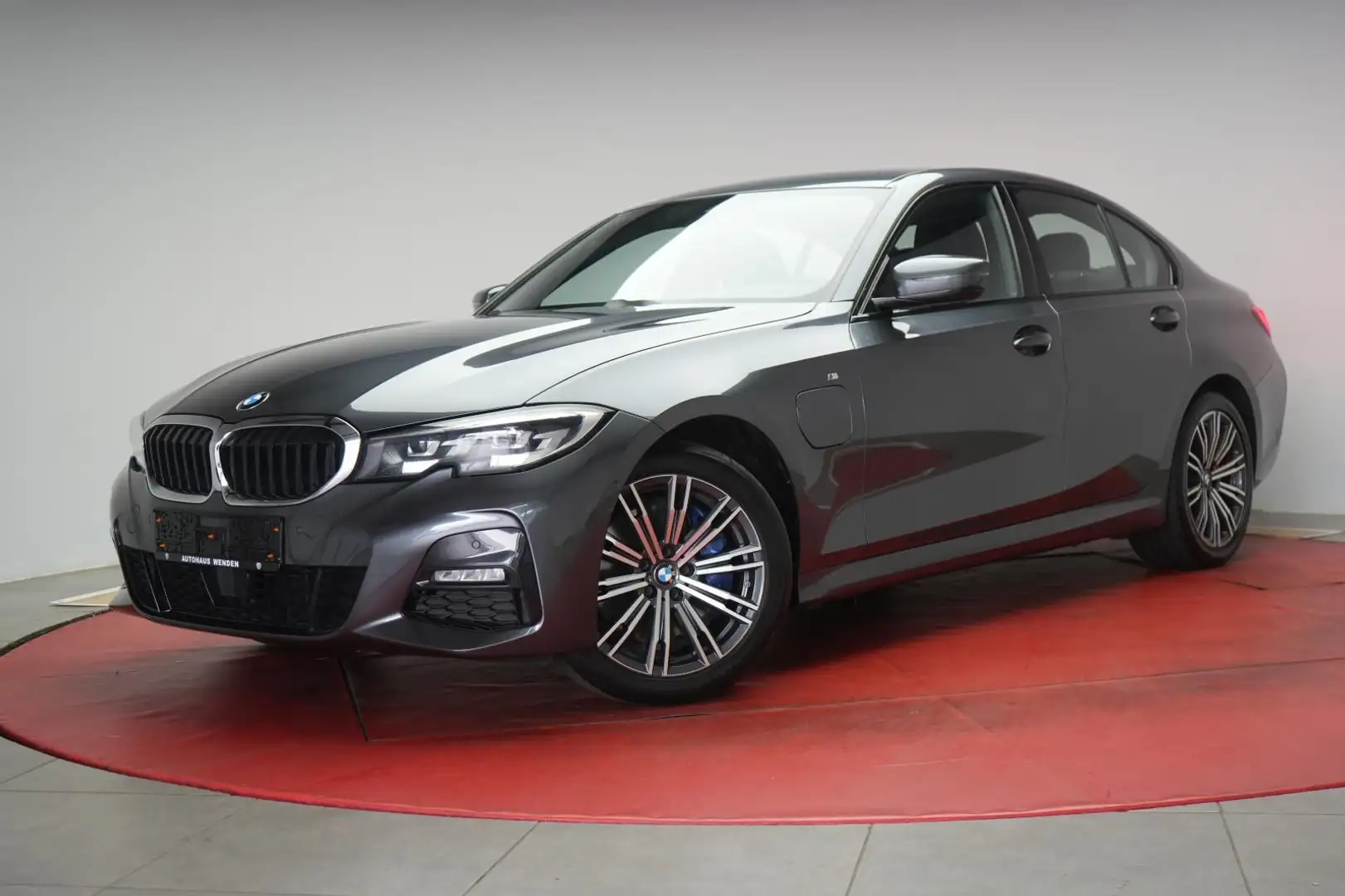 BMW 330 e M Sport Navi/ACC/Virtual/ Gris - 2