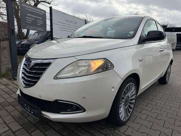 YPSILON 0.9l S&S KLIMA PDC ***GEBRAUCHSSPUREN***