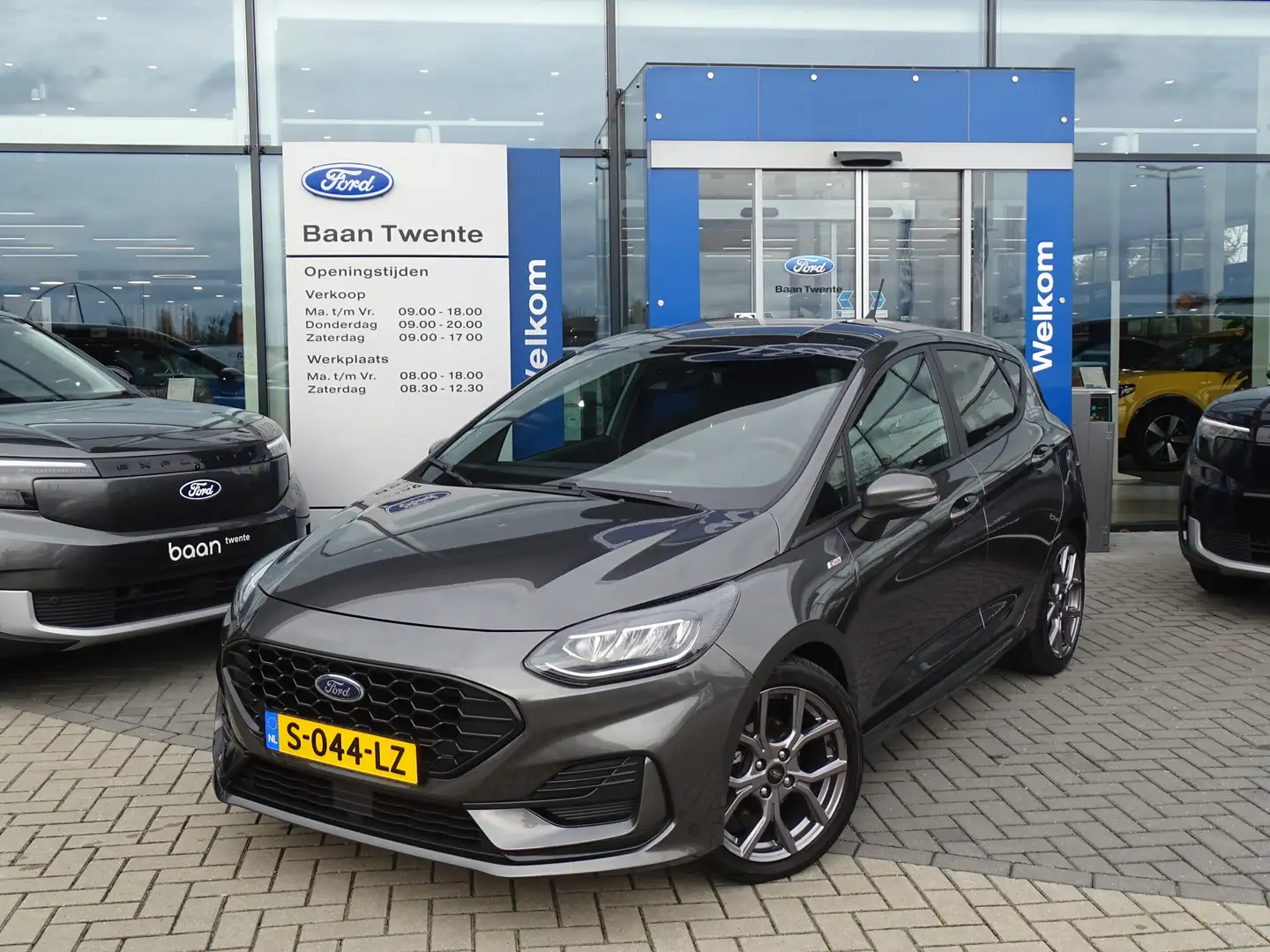 Ford Fiesta 1.0 Turbo 125pk Mild Hybride ST-Line X | keyless | Grijs - 2