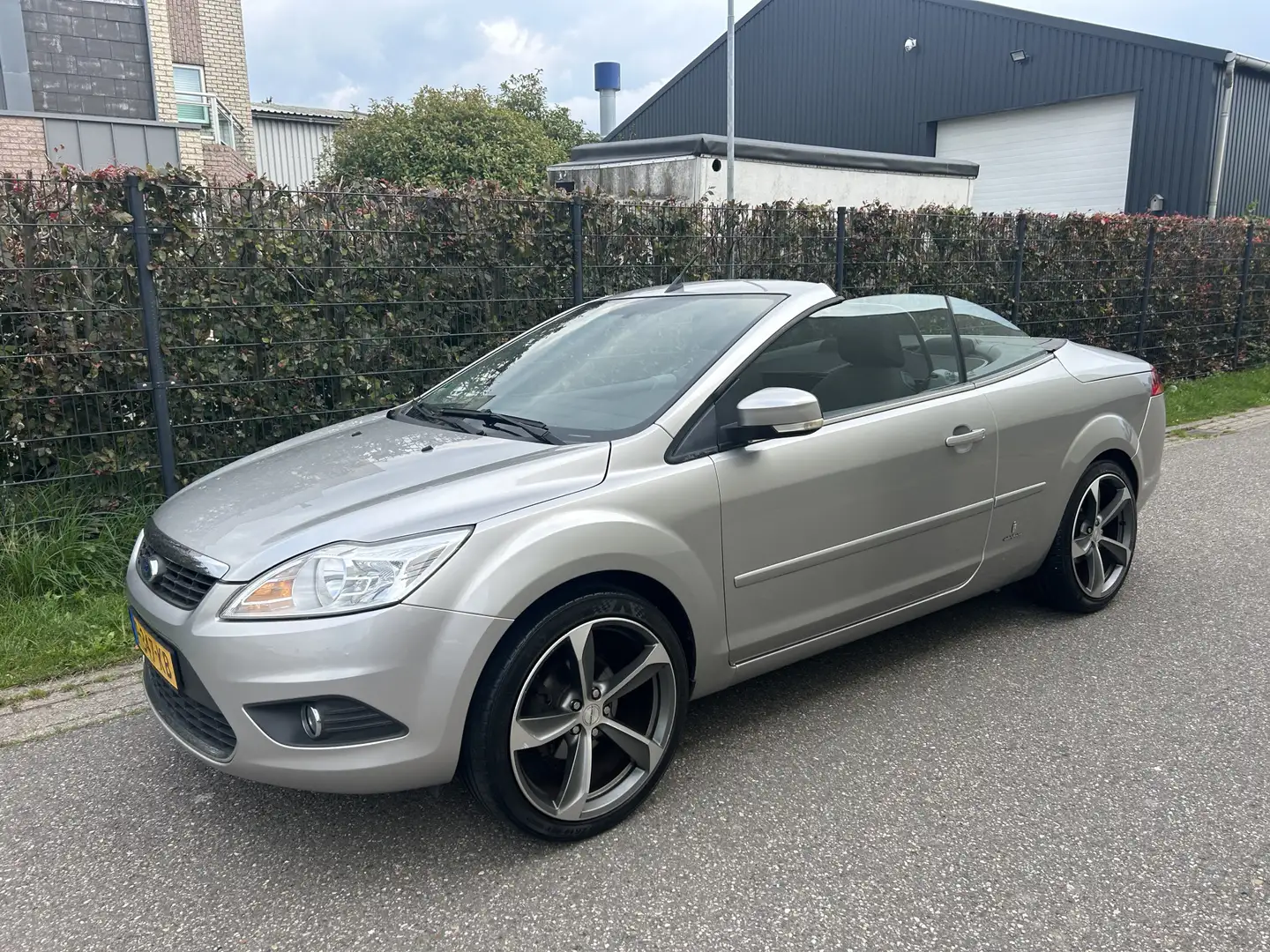 Ford Focus CC Coupé-Cabriolet 1.6 Titanium / AIRCO / NAVI / CRUI Gris - 2