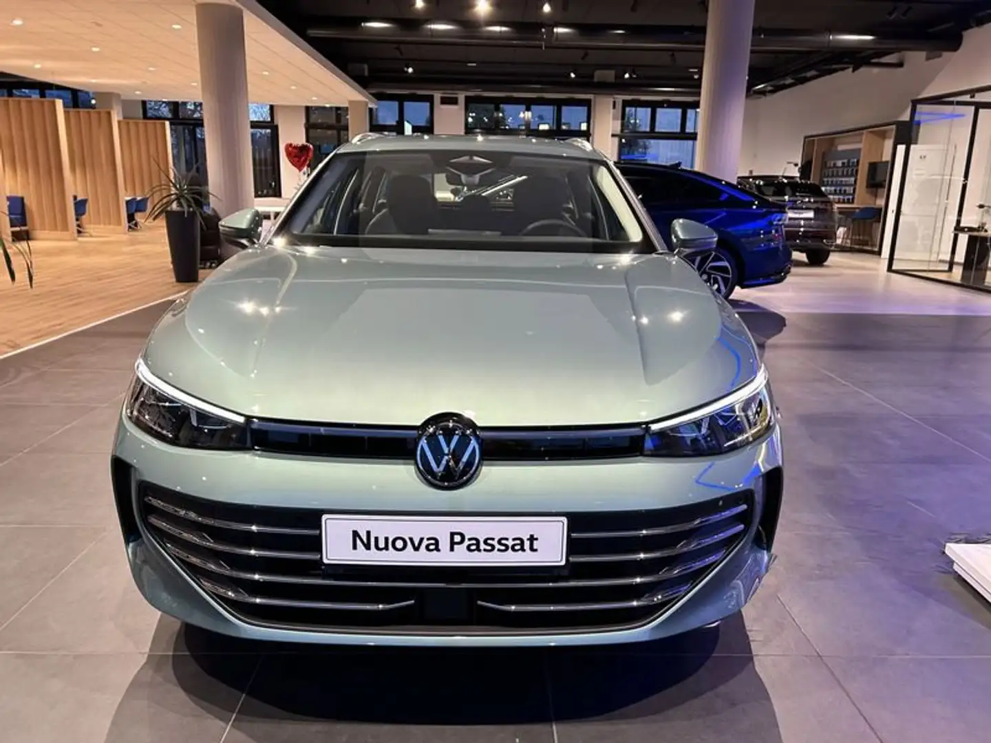 Volkswagen Passat 1.5 eTSI 150 CV ACT DSG Business Verde - 2