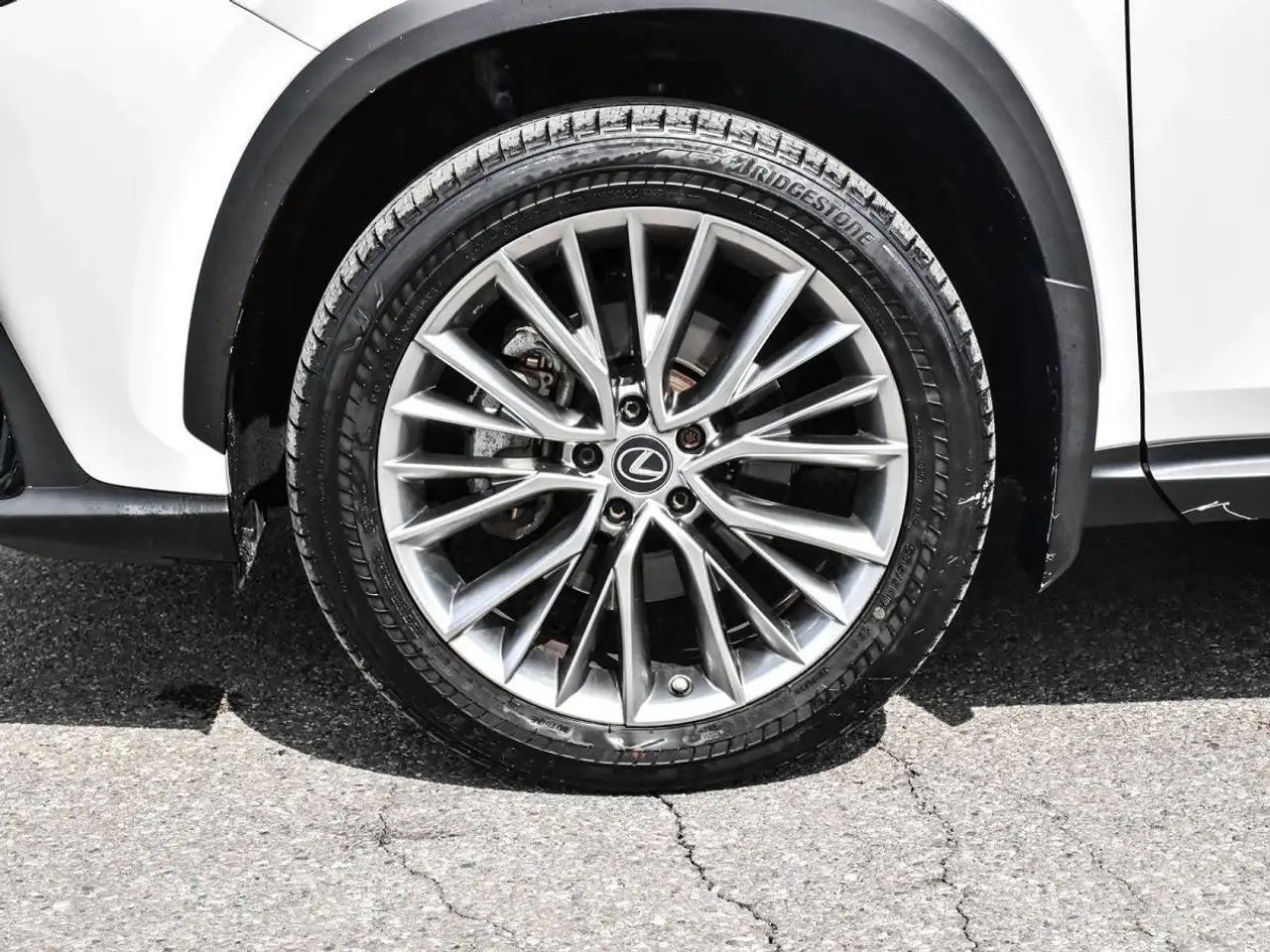 Lexus NX снимка Lexus NX