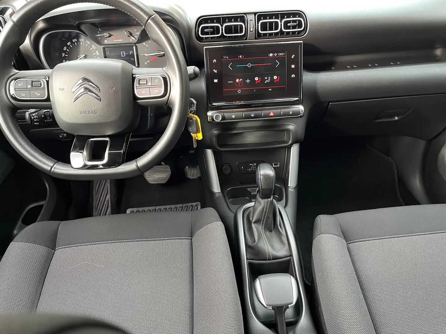 Citroen C3 Aircross 1.2 PureTech 110pk Shine Automaat Trekhaak Schwarz - 2