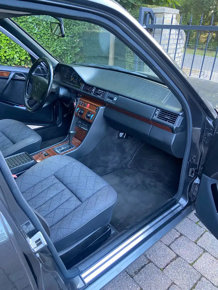 Mercedes-Benz 280 W 124, foto 5