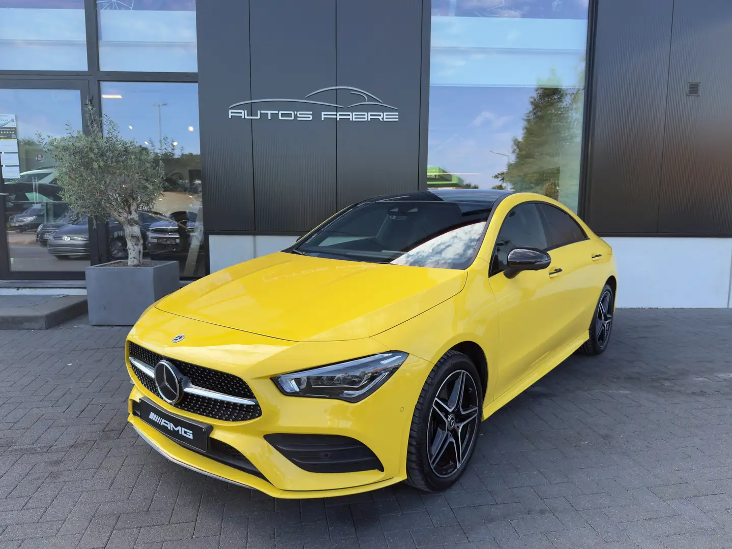 Mercedes-Benz CLA 250 e PHEV 8G-DCT AMG Pack Pano dak Sarı - 1
