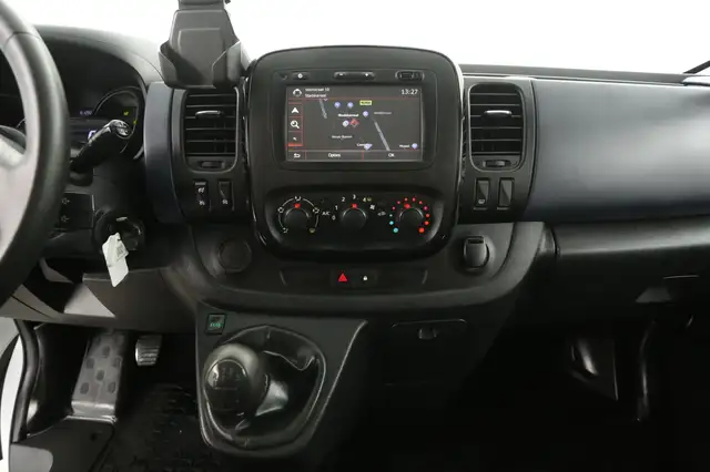 Opel Vivaro view 11