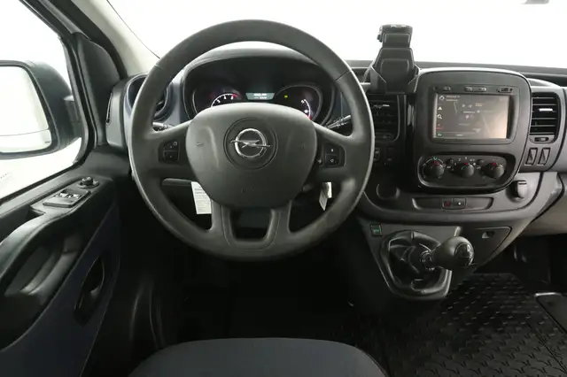 Opel Vivaro view 2