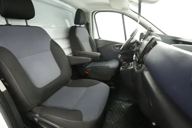 Opel Vivaro view 10