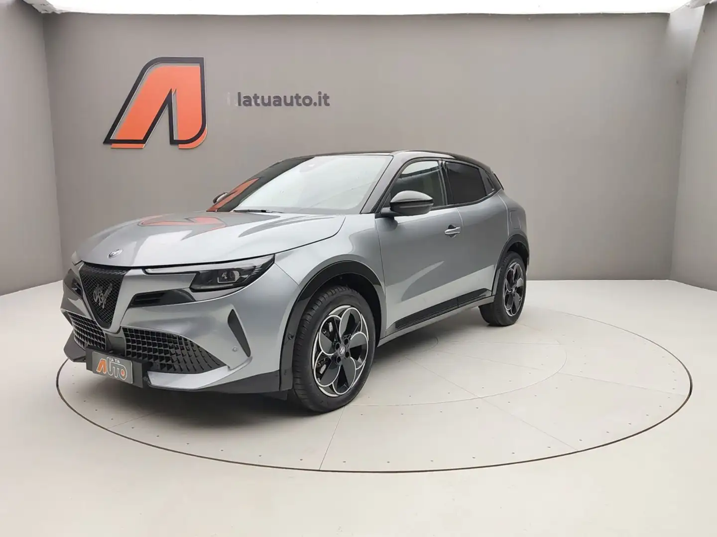 Alfa Romeo Junior 1.2 HYBRID 145CV EDCT6 Q4 Black - 1