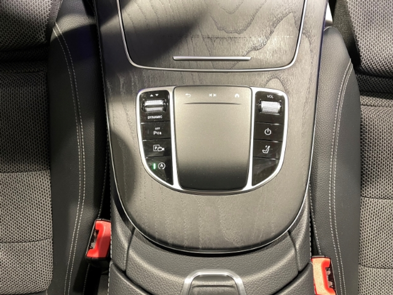 Mercedes-Benz E 220 Td 4M EU6d Klima Navi LED ACC Burmester — photo 14