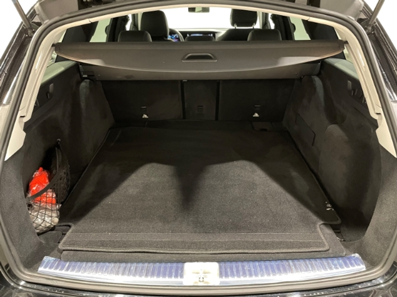 Mercedes-Benz E 220 Td 4M EU6d Klima Navi LED ACC Burmester — photo 8