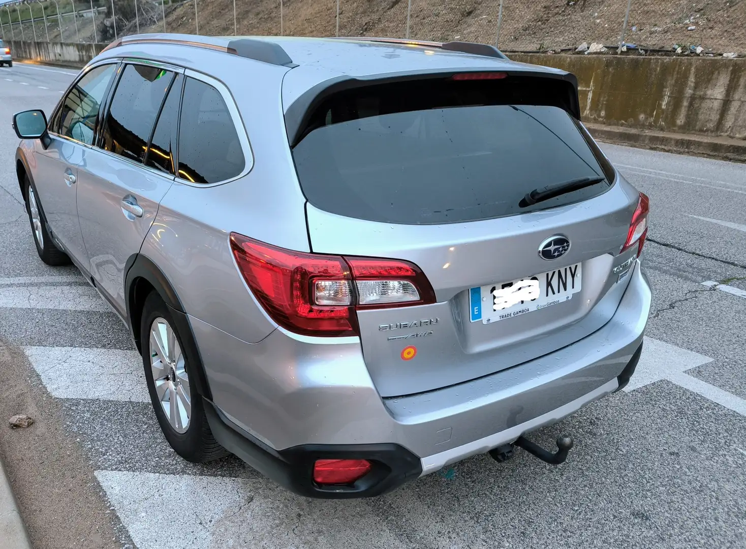 Subaru OUTBACK 2.0TD Executive Plus CVT Grey - 2