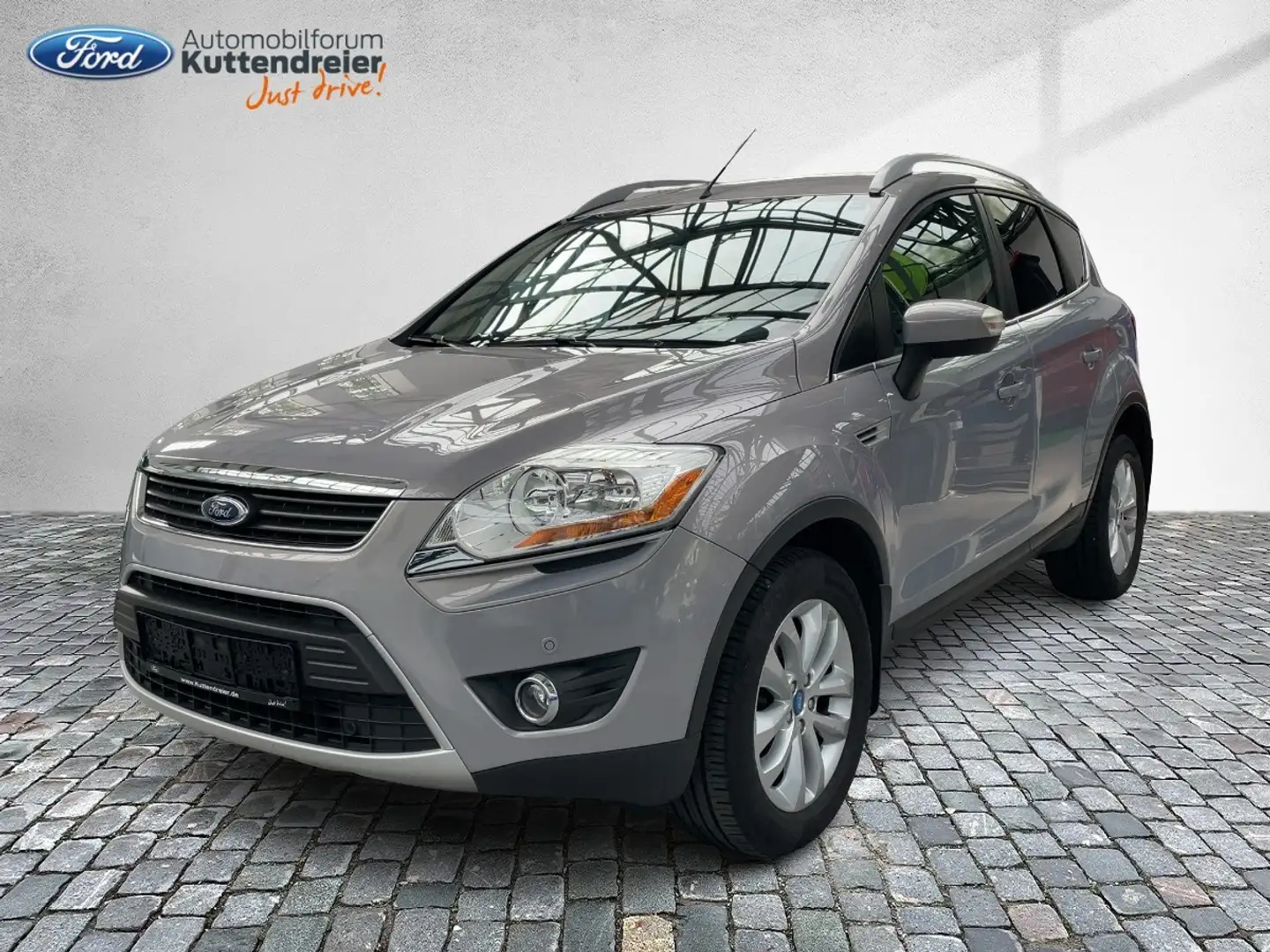 Ford Kuga 2.0 TDCi Titanium Standort: Dachauer Str. Argento - 1
