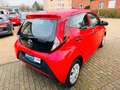Toyota Aygo AYGO x aus 1 Hand+Scheckheft +Klima Красный - thumbnail 4