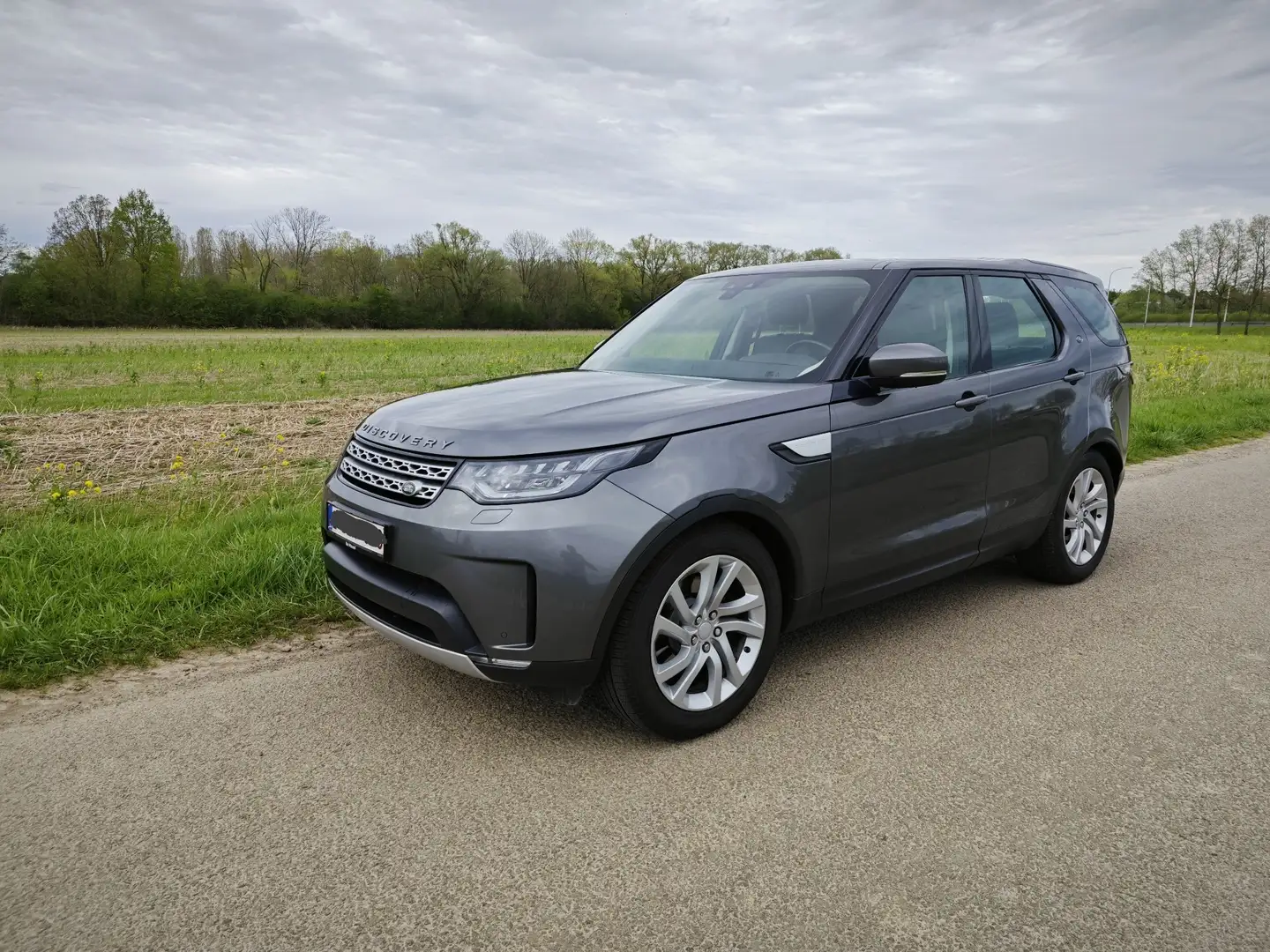 Land Rover Discovery 2.0 Turbo Diesel 180 ch HSE (New motor) Noir - 1