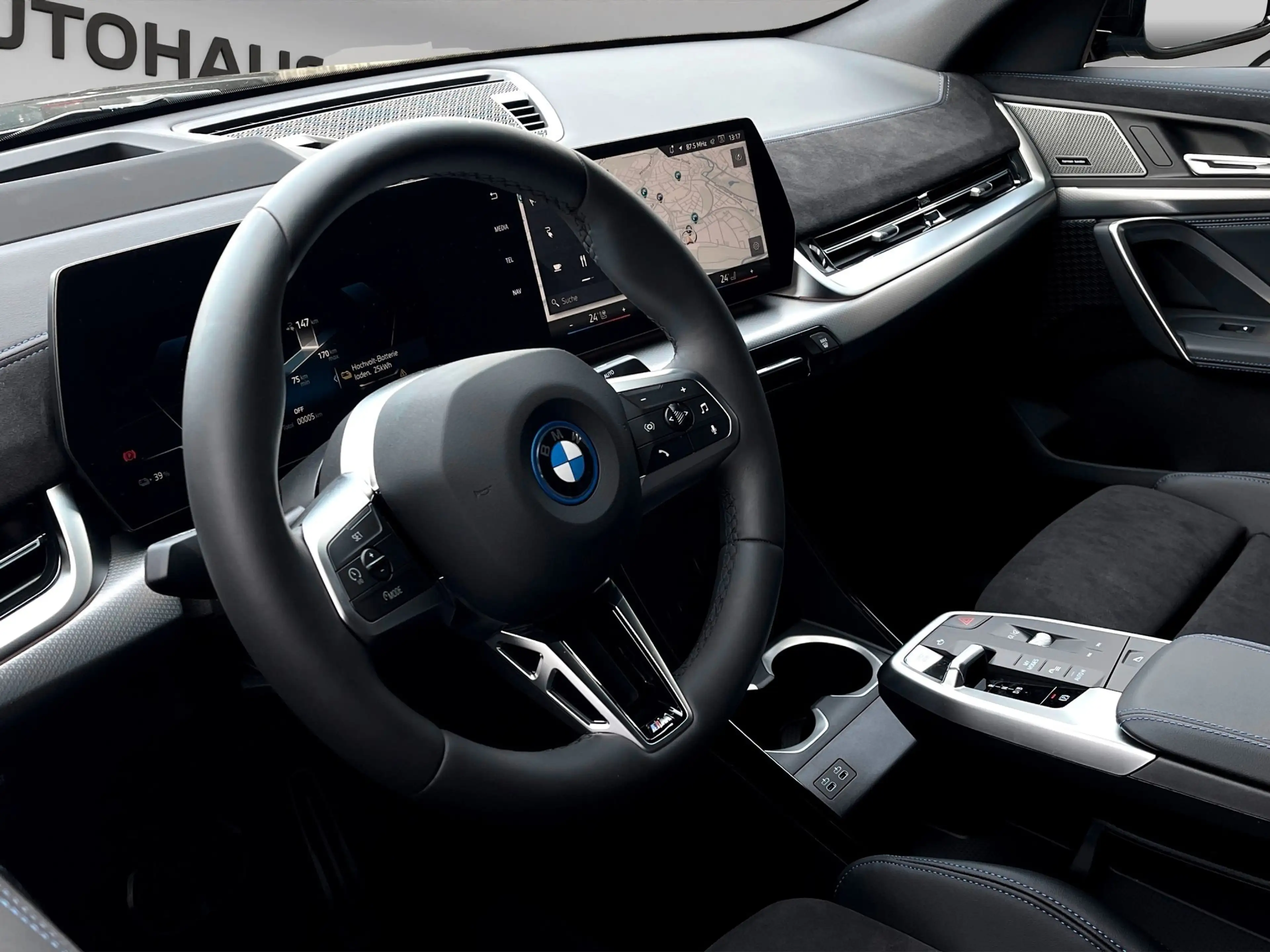 BMW iX2 xDrive30 — photo 7