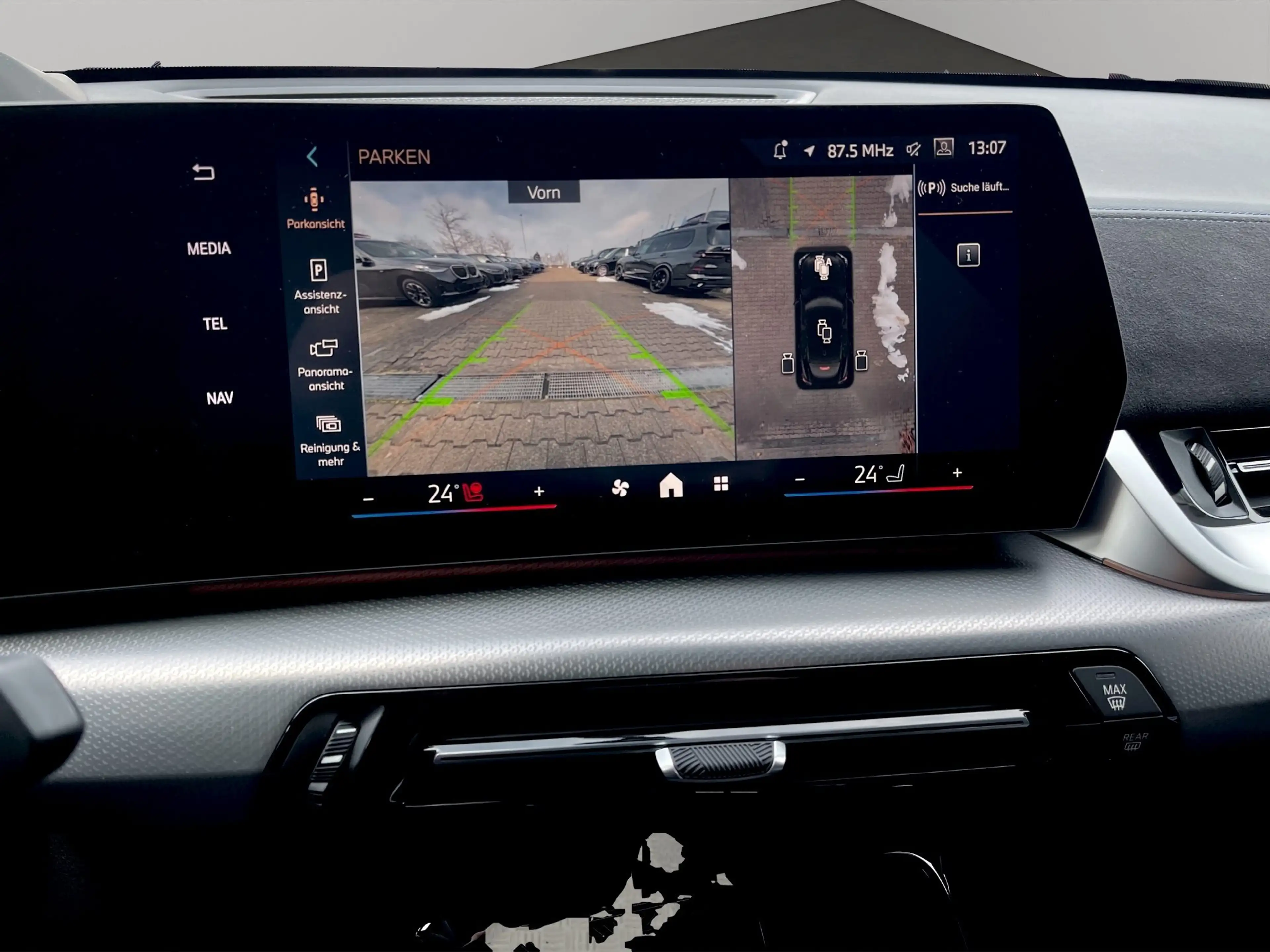 BMW iX2 xDrive30 — photo 8
