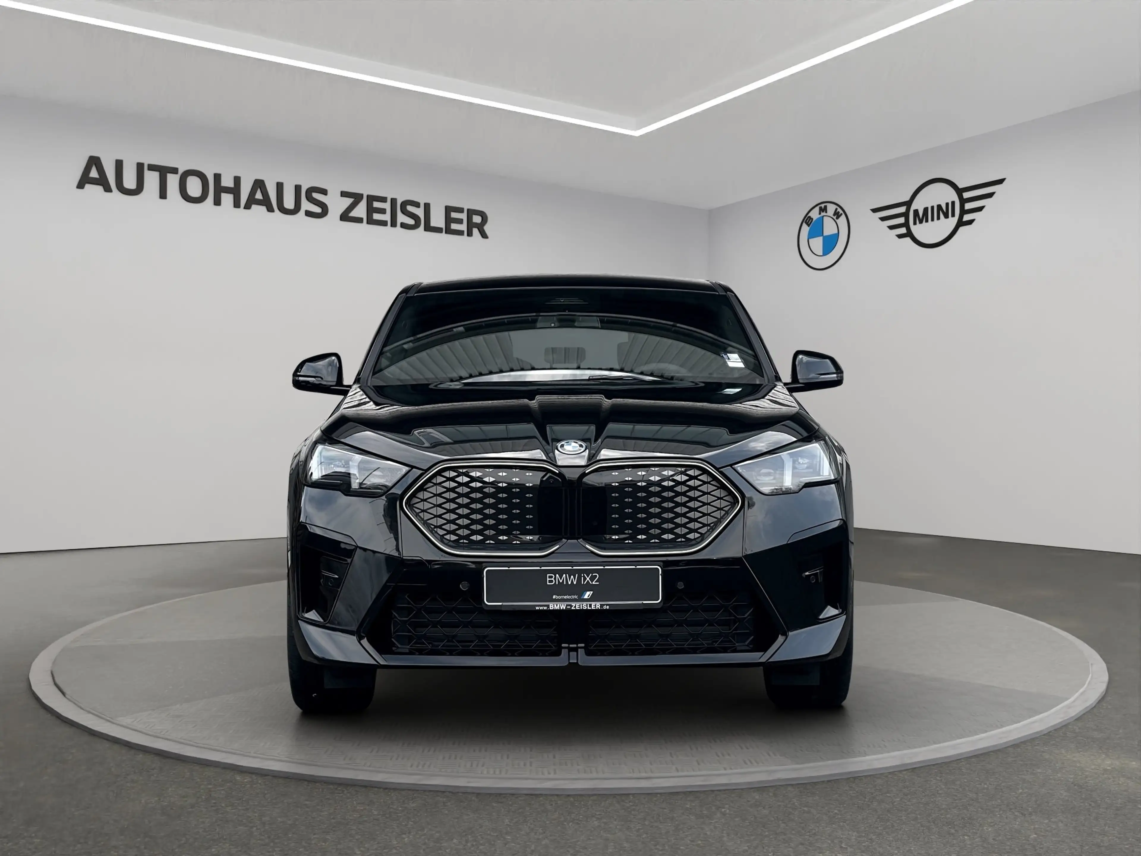 BMW iX2 xDrive30 — photo 5