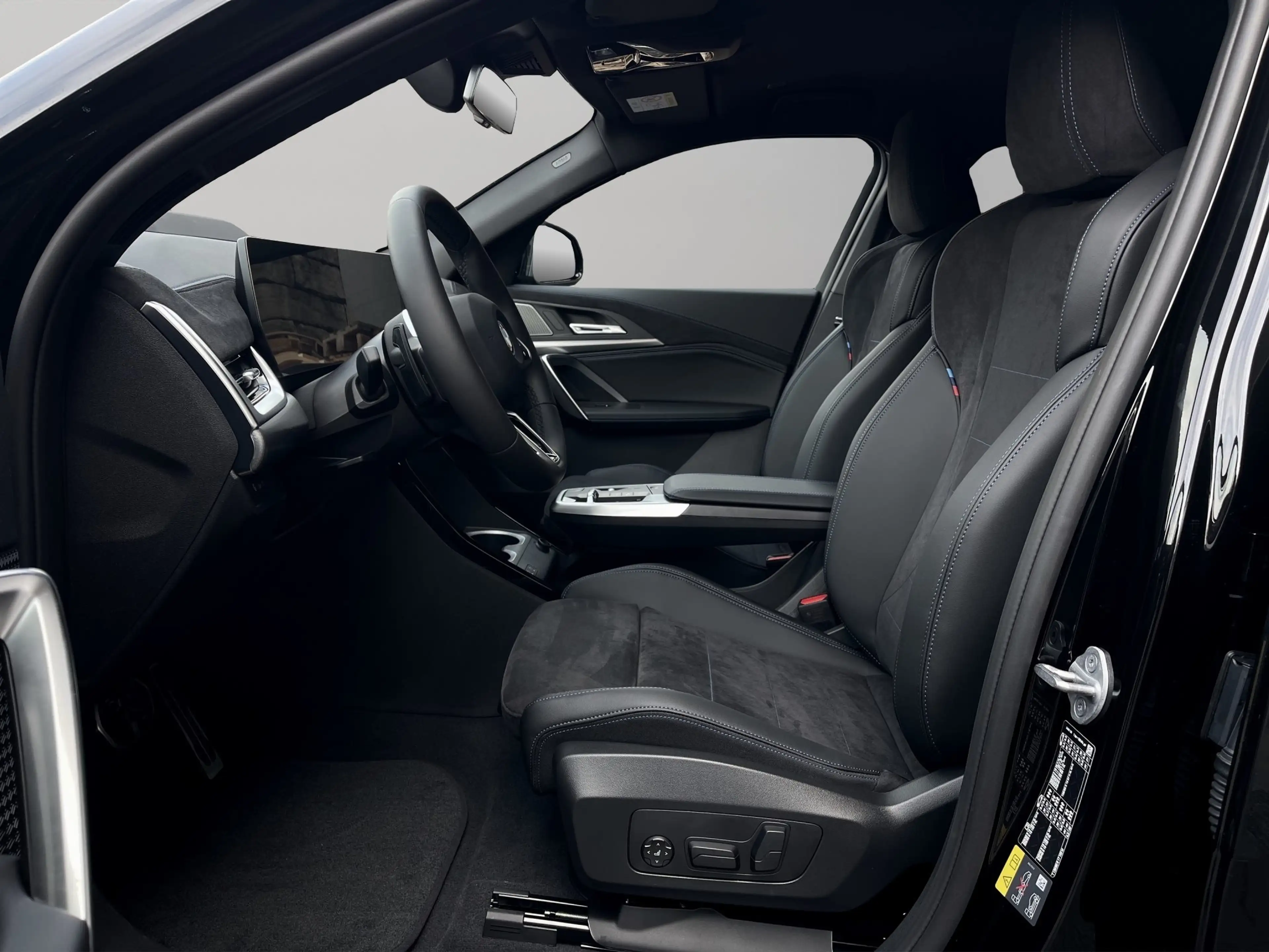 BMW iX2 xDrive30 — photo 9