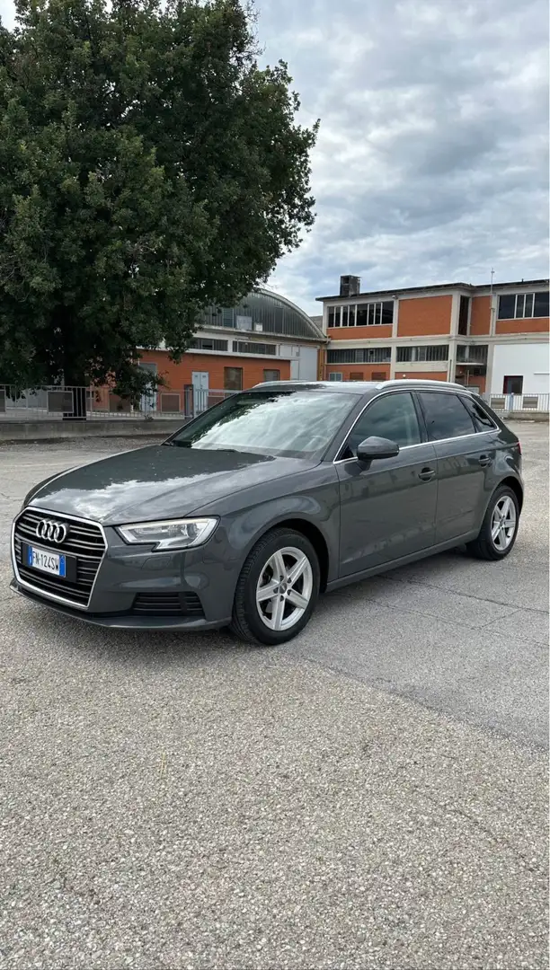 Audi A3 1.6 TDI Limousine S tronic - 1