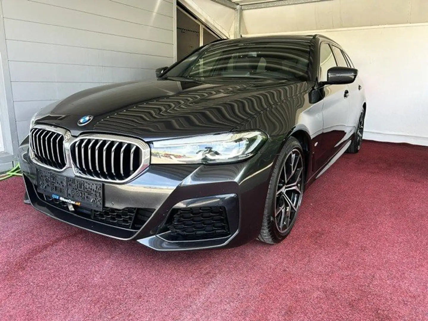 BMW 520 520 d M SPORT/Allrad/PANORAMA/Parkassiste/GARANTIE Schwarz - 1
