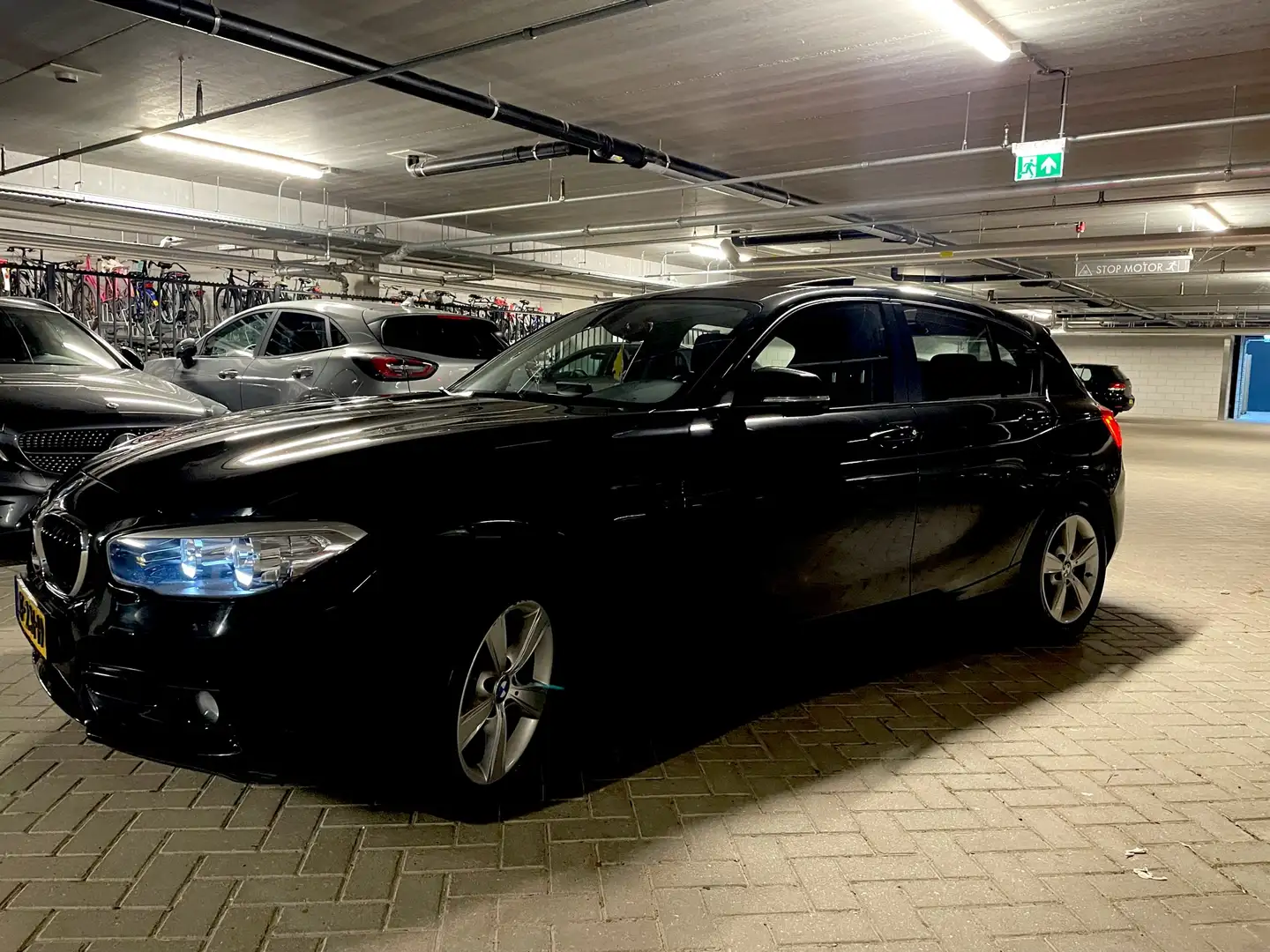 BMW 116 NL AUTO: BMW 1 Serie 116d • Panoramadak • 2016 Noir - 1