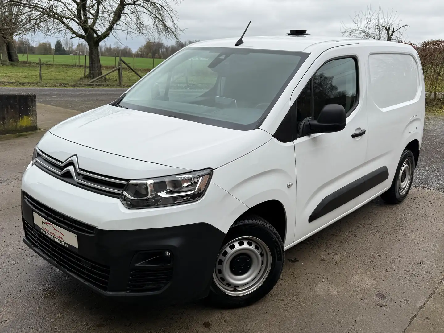 Citroen Berlingo L1 1.5 Blue HDi 102, Clim, Navi, Caméra. Blanc - 1