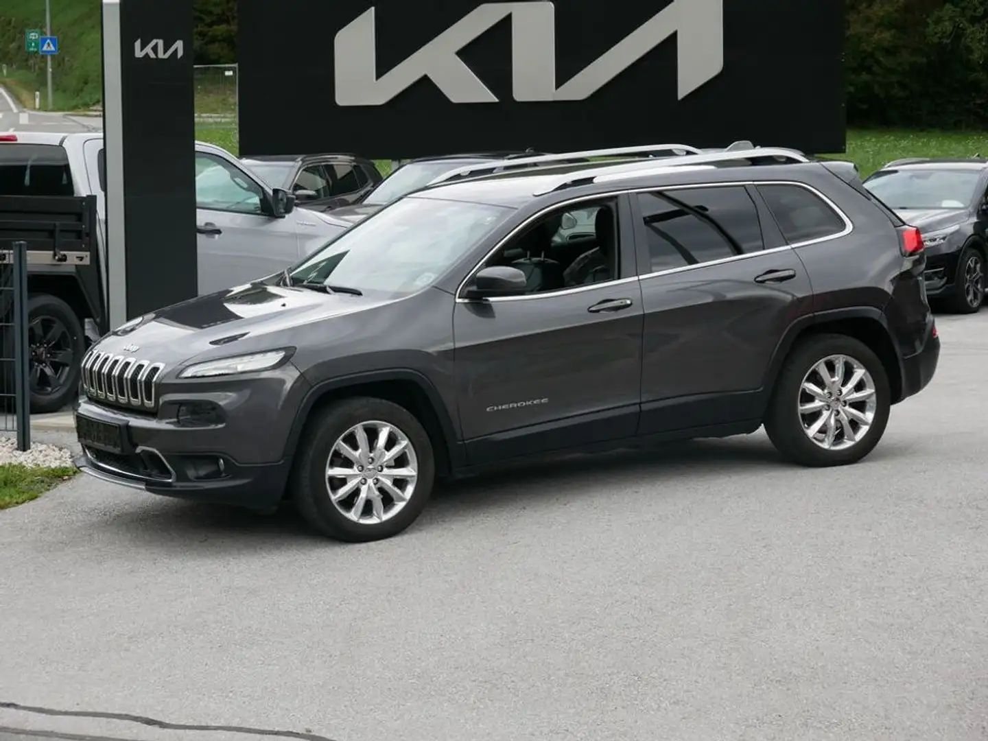 Jeep Cherokee 2,0 MultiJet II AWD Limited Aut. Grau - 1