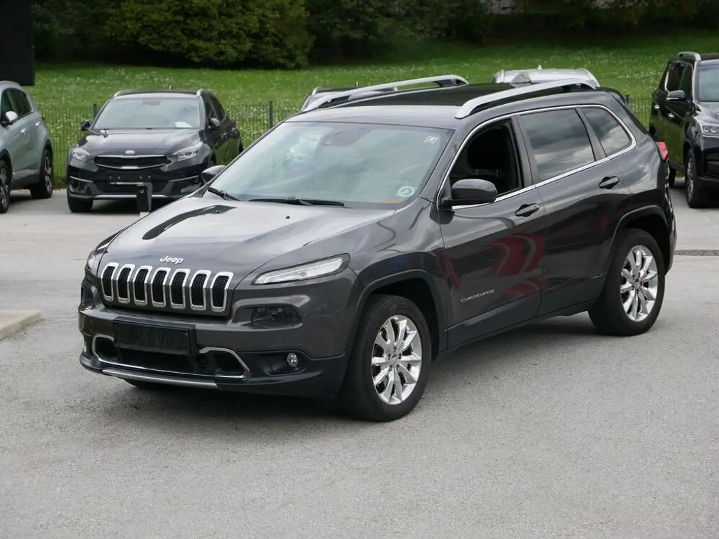 Jeep Cherokee 2,0 MultiJet II AWD Limited Aut. Grau - 2
