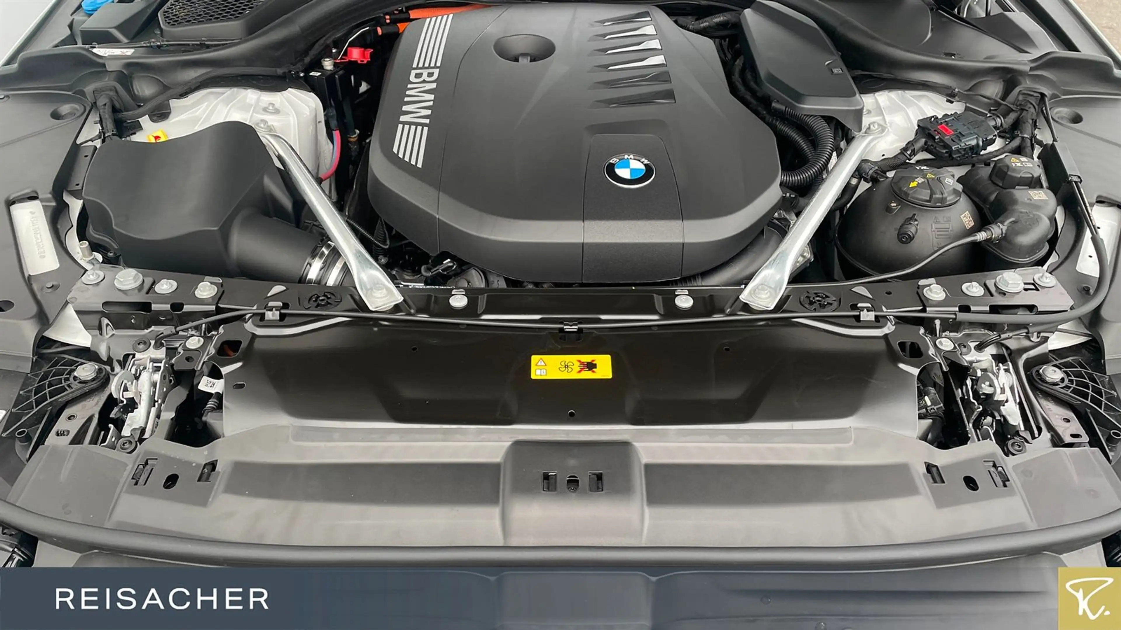 BMW 550 e A xDrive Tou M-Sport,Pano,AHK,DAProf,Autom — photo 7
