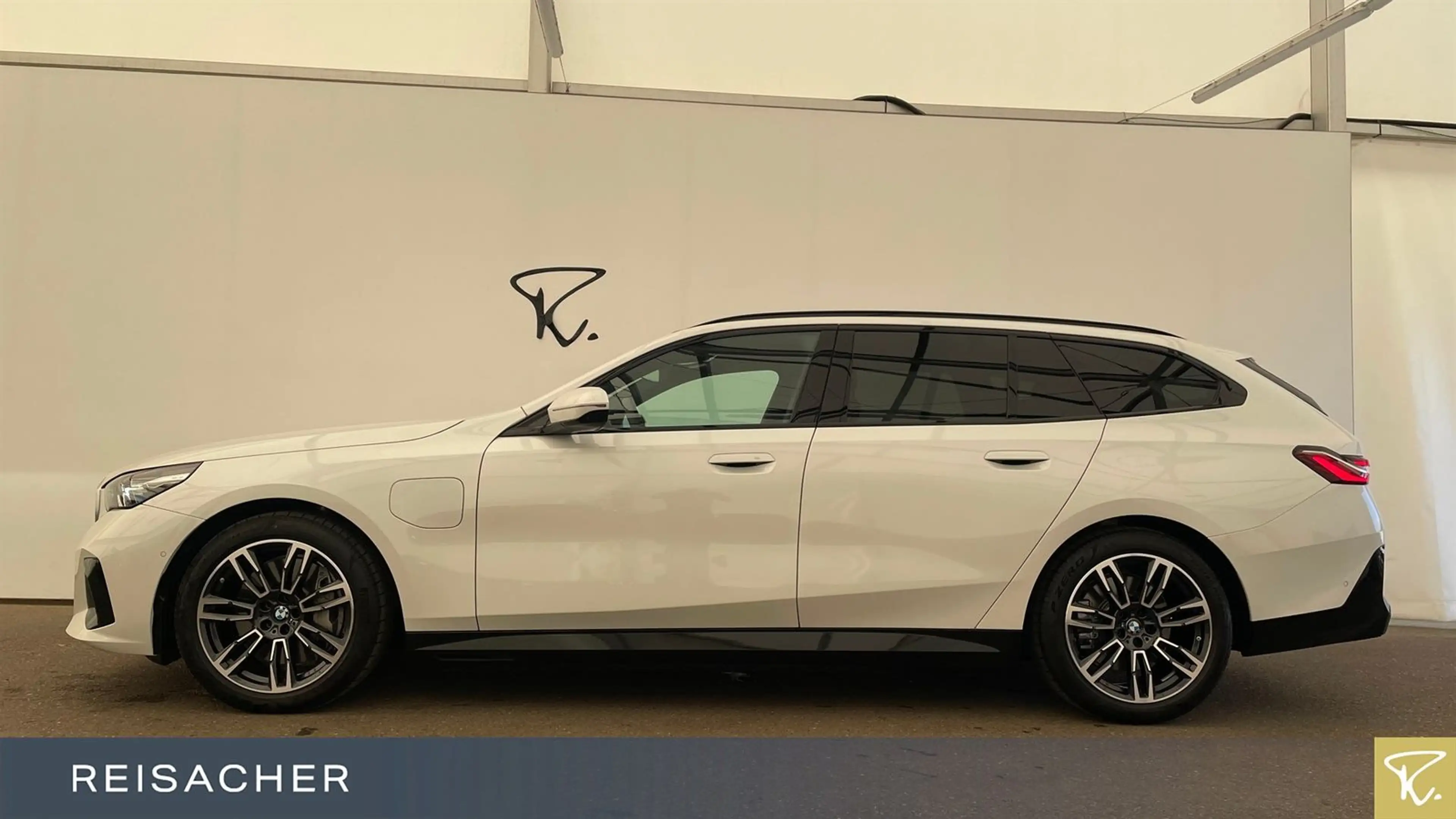 BMW 550 e A xDrive Tou M-Sport,Pano,AHK,DAProf,Autom — photo 9