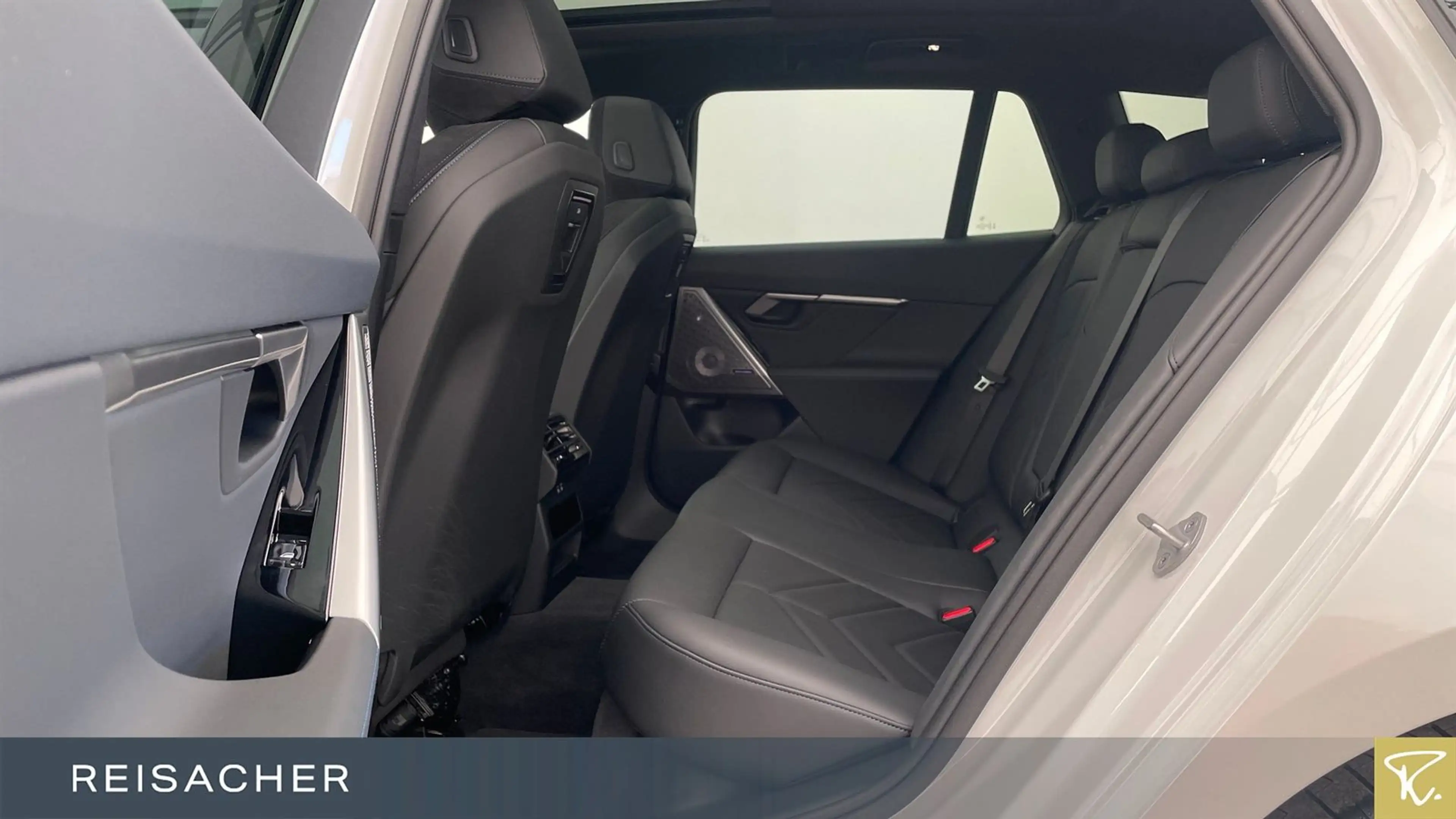 BMW 550 e A xDrive Tou M-Sport,Pano,AHK,DAProf,Autom — photo 8