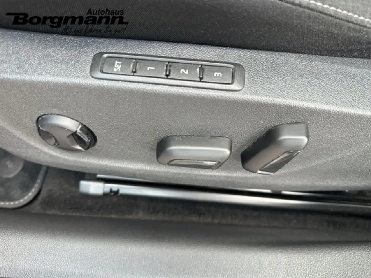 Skoda Octavia 1.5 TSI Style First Edition Panorama HUD LED, миниатюра 12
