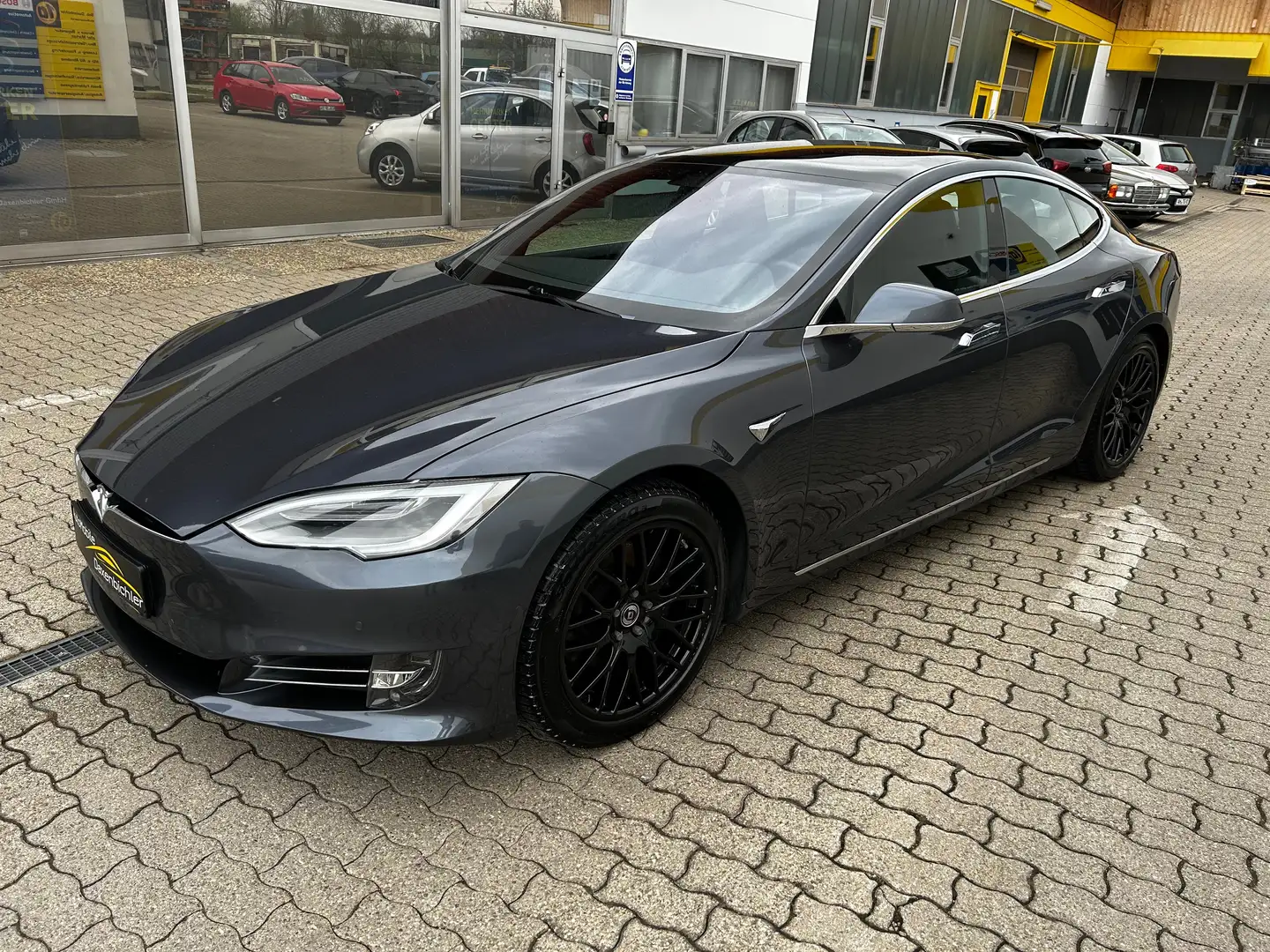 Tesla Model S Dual Motor Allradantrieb Fekete - 2