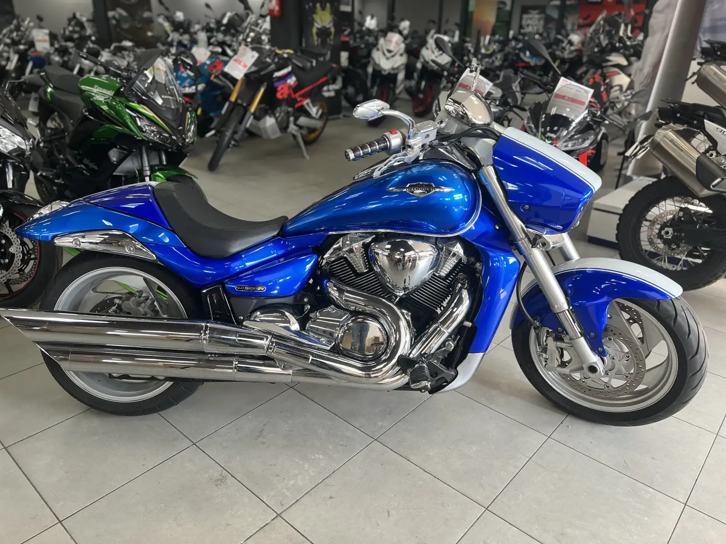 Suzuki VZR 1800 Bleu - 1
