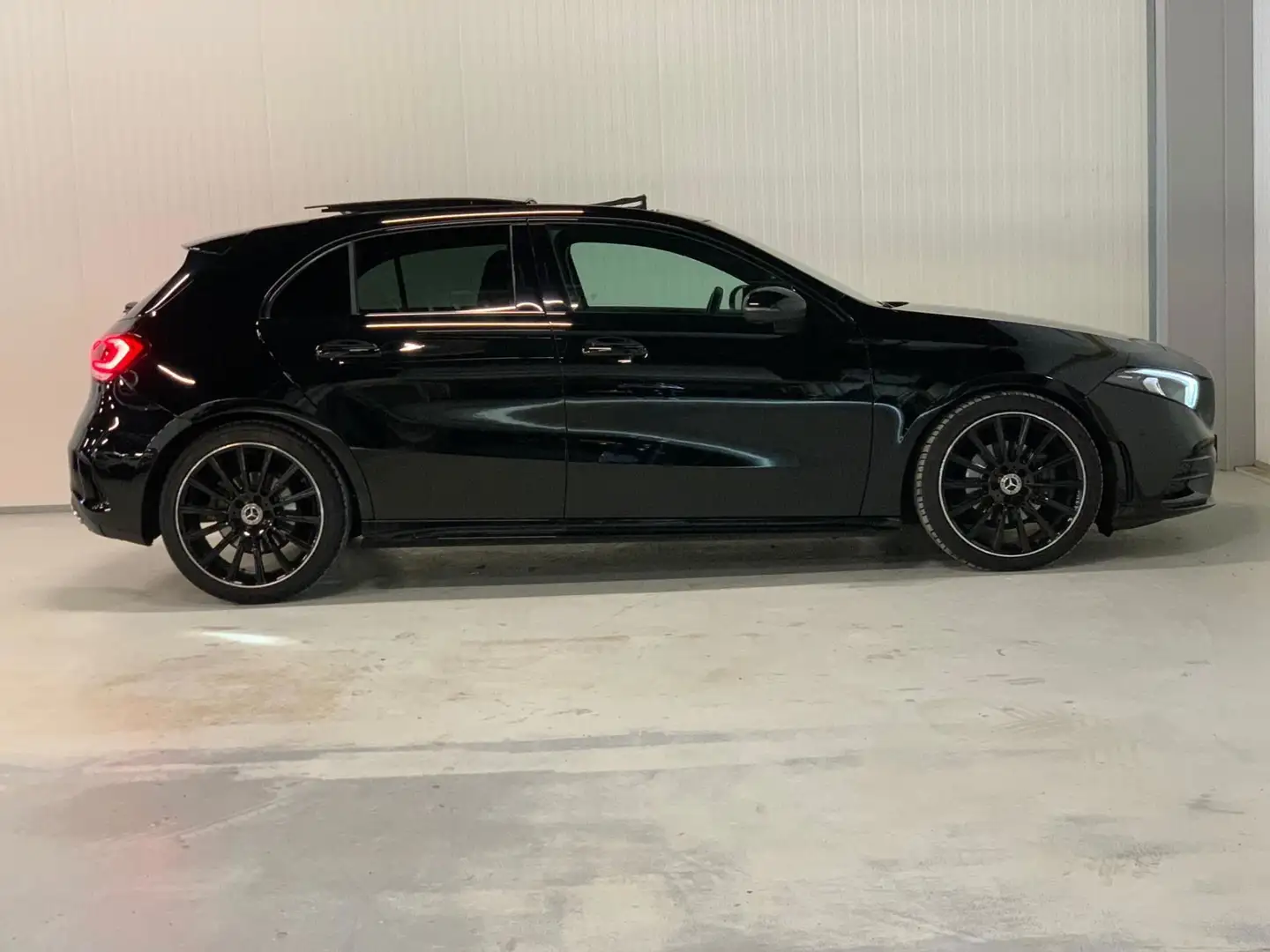 Mercedes-Benz A 200 Bns Sol. AMG Noir - 1