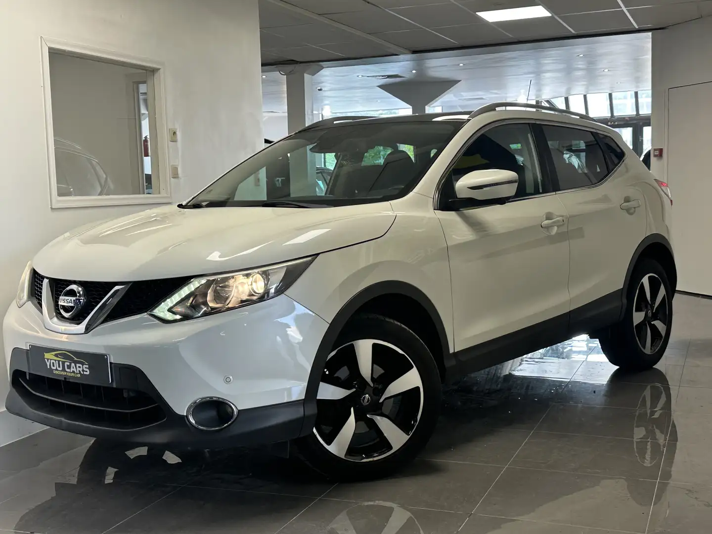 Nissan Qashqai 1.2 DIG-T N-Connecta Blanc - 1