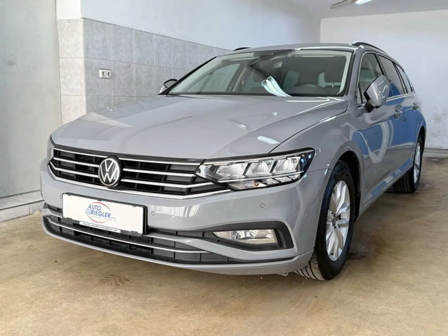 Volkswagen Passat Business ''LED-Navi-Kamera-Sportsitze-ACC-'' Grau - 1