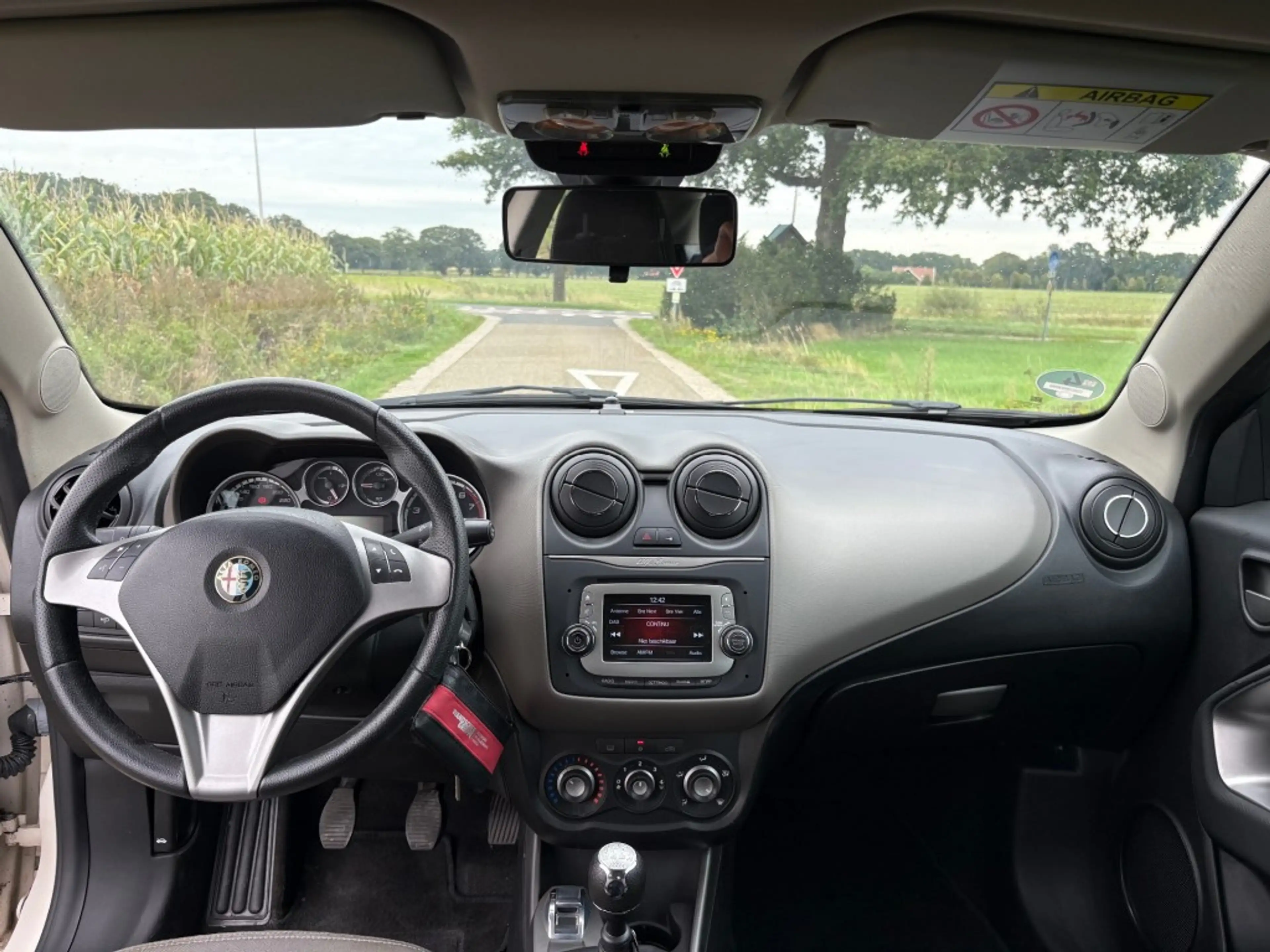 Alfa Romeo MiTo 0.9 TWINAIR TURBO / EXCLUSIVO / LEDER / NETTE STAA — photo 6