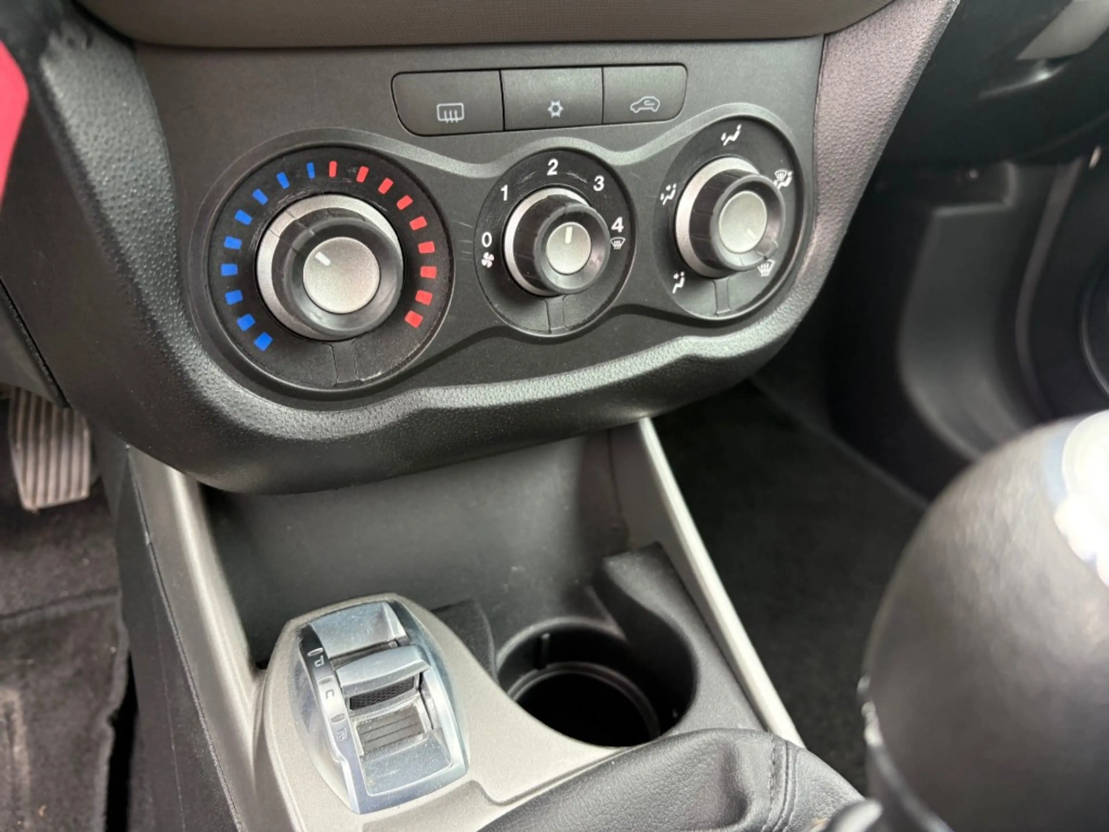 Alfa Romeo MiTo 0.9 TWINAIR TURBO / EXCLUSIVO / LEDER / NETTE STAA — photo 11
