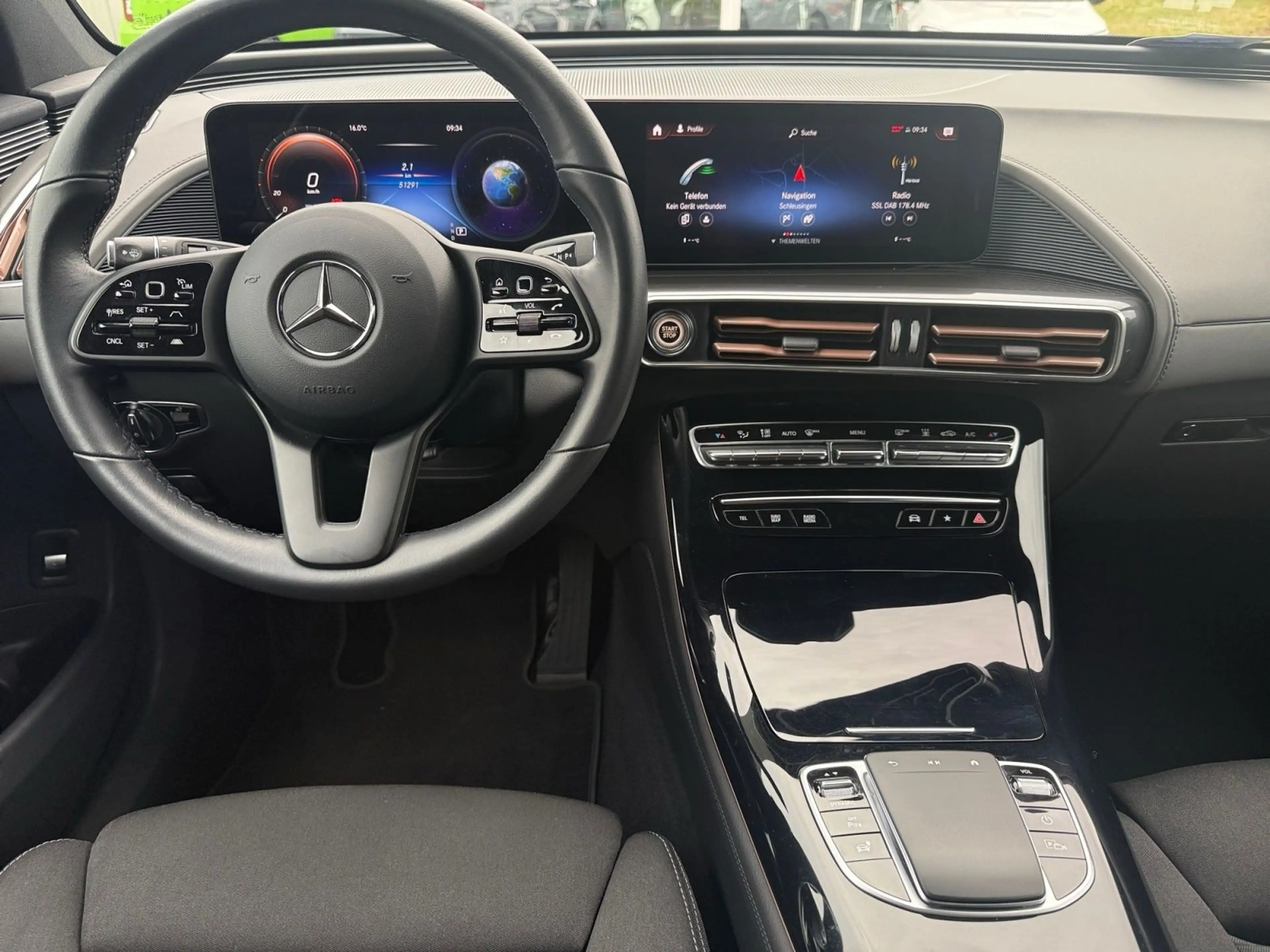 Mercedes-Benz EQC 400 EQC 400 4Matic AHK — photo 13